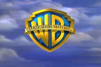 Warner Bros. приостановила контракты с ведущими продюсерами