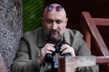 Гоша Куценко против суперзлодеев в трейлере сериала "Красный 5"