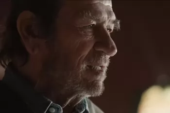 Томми Ли Джонс получил роль в криминальном сериале "Подноготная"