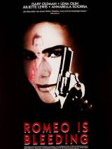 Превью постера #45785 к фильму "Ромео истекает кровью" (1993)