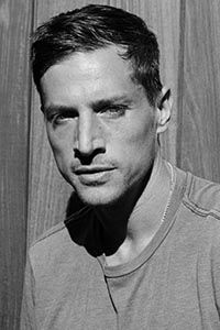 Саймон Рекс (Simon Rex)