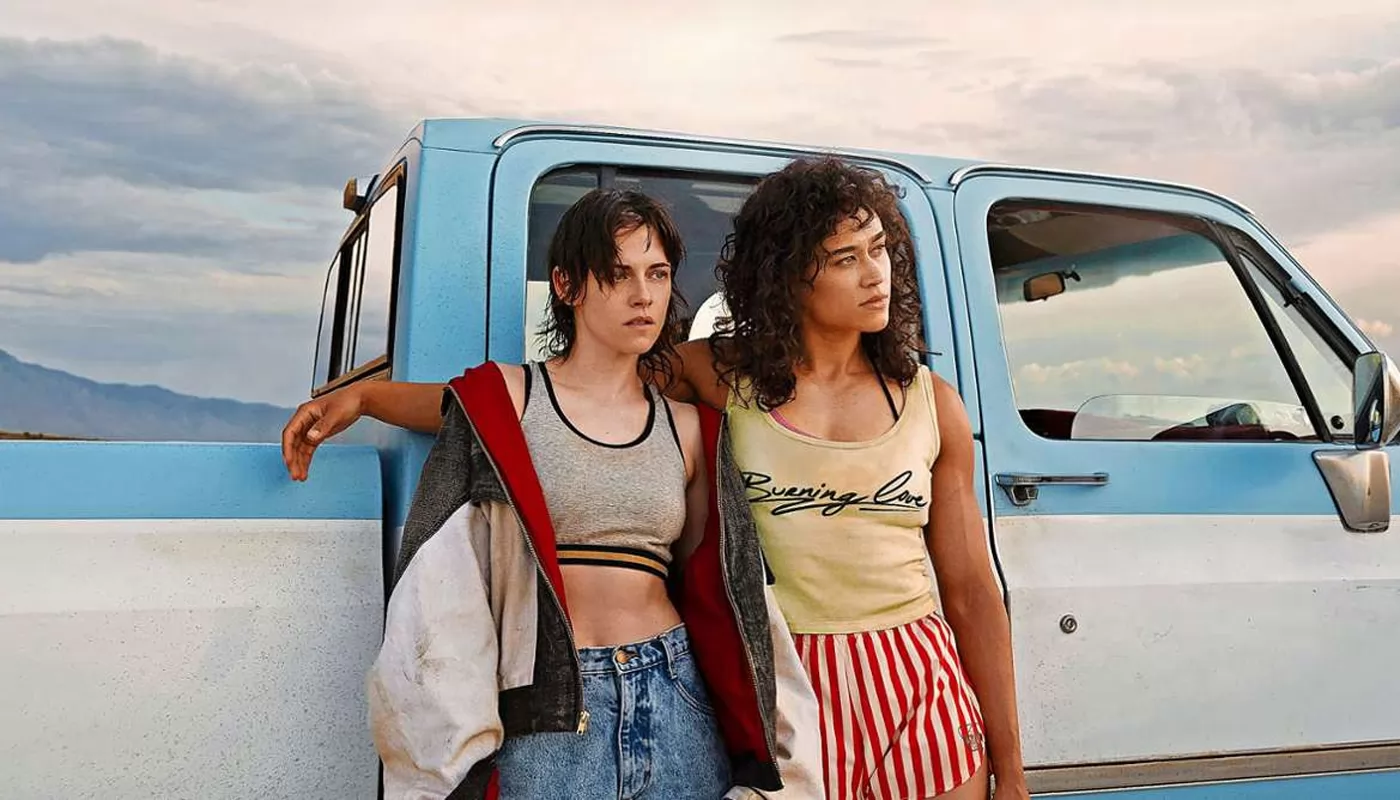 Кристен Стюарт вступила в брак в костюме горничной