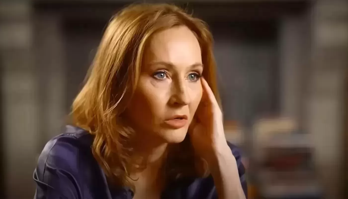 Автор Гарри Поттера Дж.К. Роулинг назвала Эмму Уотсон невеждой