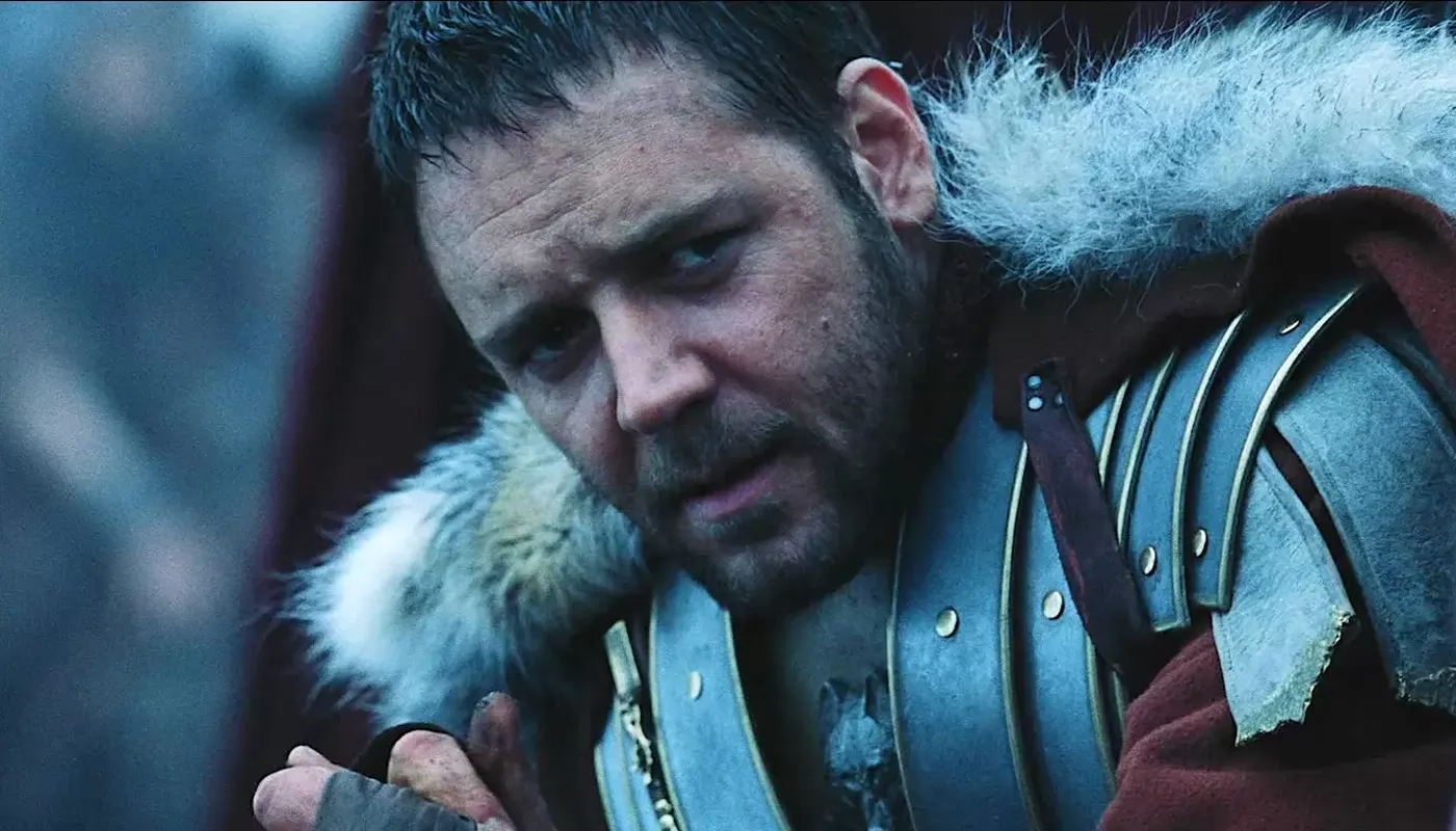 Рассел Кроу назвал безумием сюжет Гладиатора 2