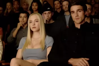 Сидни Суини пообещала "безумную Кэсси" в третьем сезоне "Эйфории"