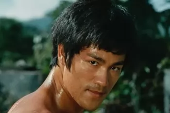 Искусственный интеллект восстановит фильмы с Брюсом Ли