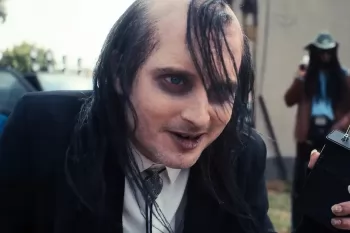 Элайджа Вуд сеет хаос в трейлере фильма "Токсичный мститель"