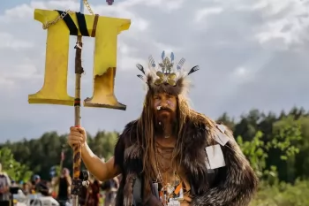 Во втором сезоне сериала "Кибердеревня" покажут отлетевшую Москву