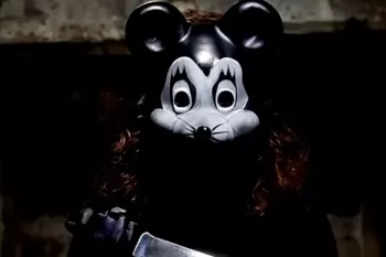 Завершились съемки фильма ужасов "Полуночная резня Минни"