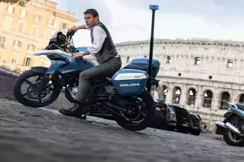 Warner Bros. отказалась от фильма с Томом Крузом и Аной де Армас