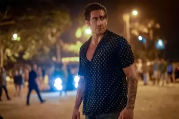 Илья Найшуллер снимет сиквел боевика "Дом у дороги"