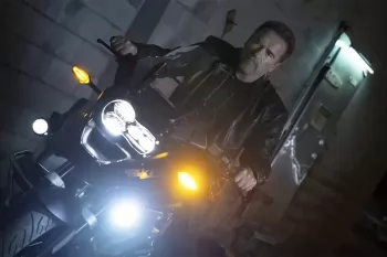 Netflix закрыл сериал "Фубар" с Арнольдом Шварценеггером