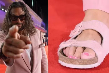 Джейсон Момоа показал в Венеции педикюр и розовый лак