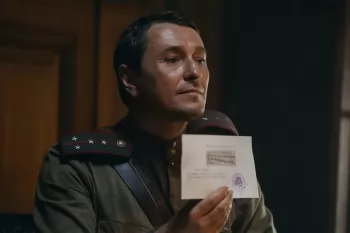 Фильм "Август" с Сергеем Безруковым стал миллиардером