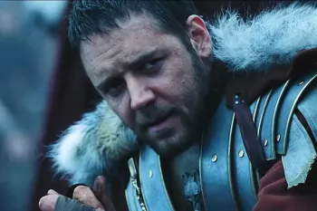 Рассел Кроу назвал "безумием" сюжет "Гладиатора 2"