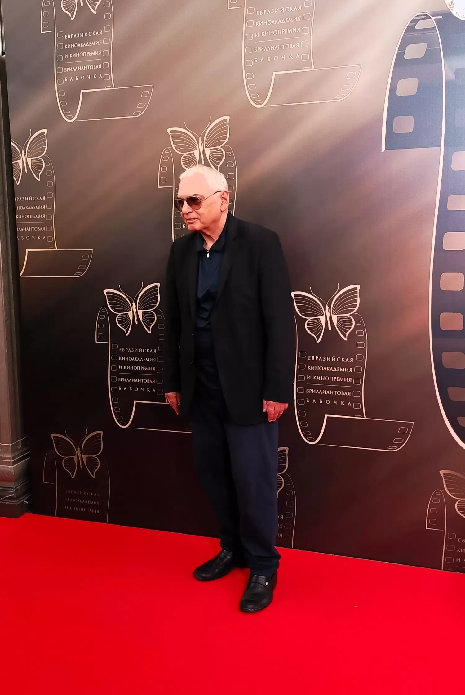 ΠΠ°ΡΠ΅Π½ Π¨Π°Ρ
Π½Π°Π·Π°ΡΠΎΠ²