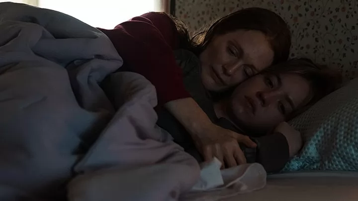 Джулианна Мур и Сидни Суини в трейлере фильма "Эхо долины"