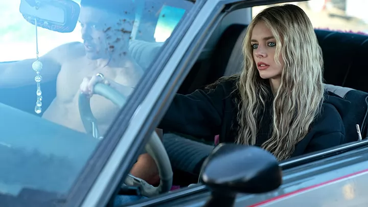 Самара Уивинг в трейлере фильма "Эники-Беники"