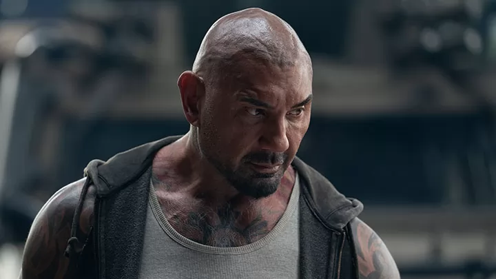 Дэйв Батиста в дублированном трейлере фильма "Мир в огне"