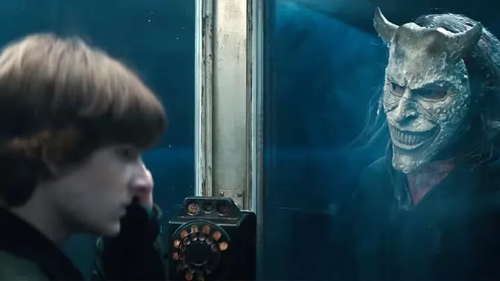 Итан Хоук во вотором трейлере фильма "Черный телефон 2"