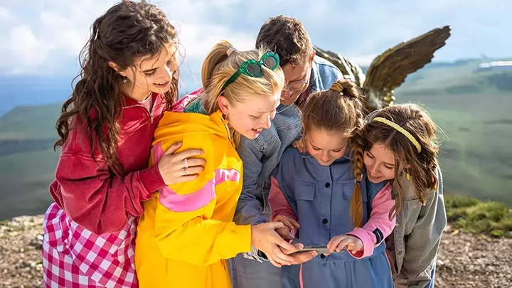 Трейлер российского фильма "Папины дочки. Мама вернулась"