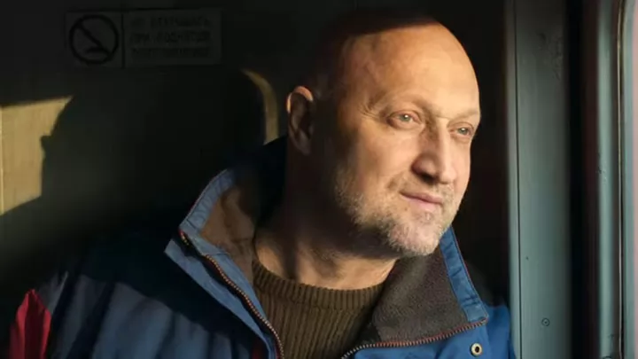 Гоша Куценко в трейлере российского сериала "Встать на ноги"