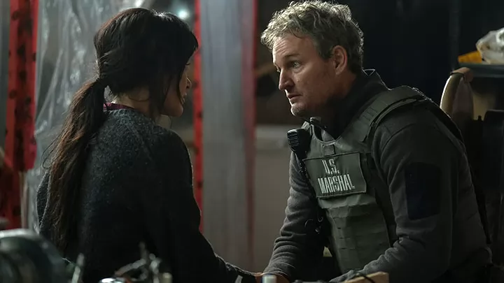 Джейсон Кларк в трейлере сериала "Последний рубеж"