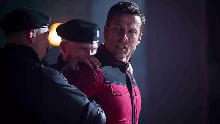 Глен Пауэлл в финальном трейлере фильма "Бегущий человек"