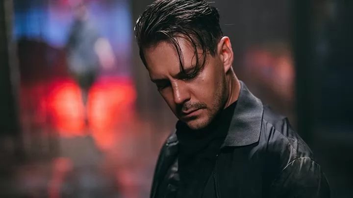 Милош Бикович в трейлере российского сериала "Тайный город"