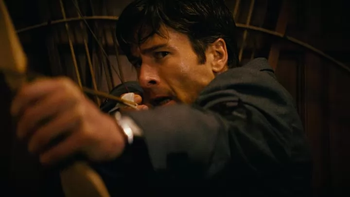 Глен Пауэлл и Маргарет Куолли в трейлере фильма Наследник