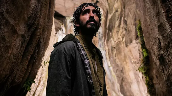 Дев Патель в трейлере фильма Ловушка для кролика