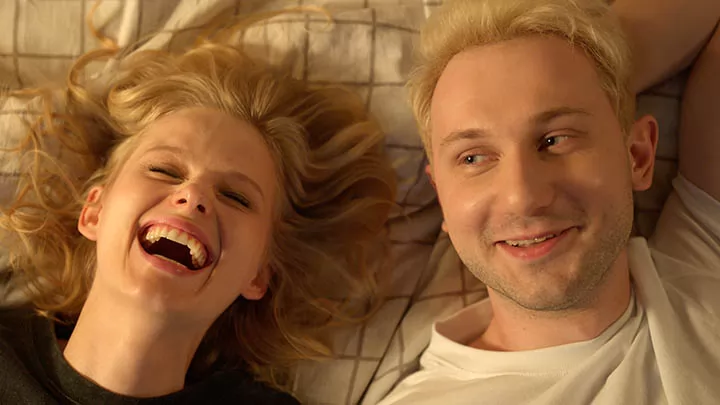 Александра Бортич в трейлере российского фильма Счастлив, когда ты нет