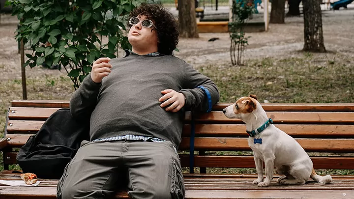 Второй трейлер российской комедии "Жека Рассел"