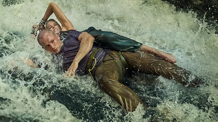 Шарлиз Терон против Тэрона Эджертона в трейлере фильма Вершина