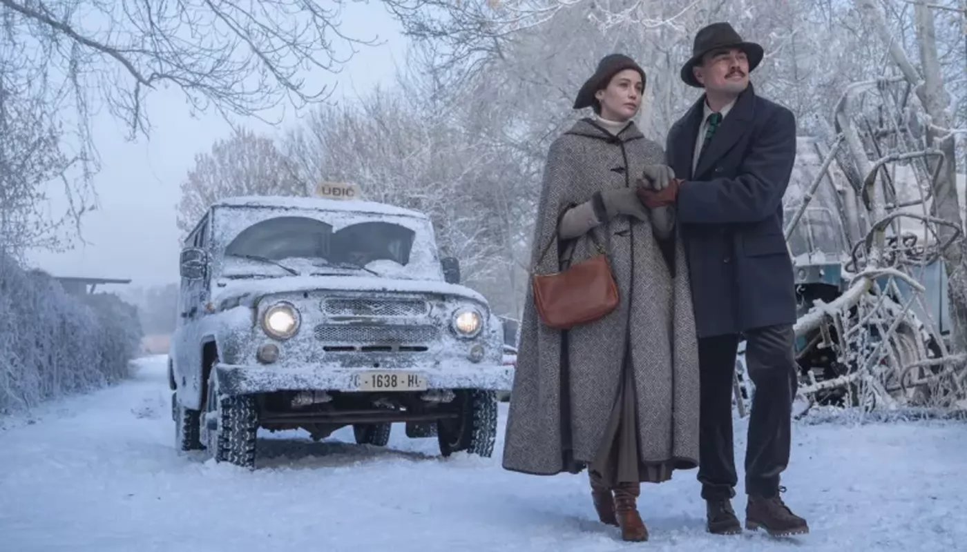 Леонардо ДиКаприо приехал с Дженнифер Лоуренс на УАЗе за ребенком