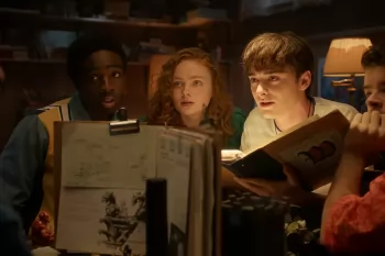 Netflix Π²ΡΠΏΡΡΡΠΈΡ Π΄ΠΎΠΊΡΠΌΠ΅Π½ΡΠ°Π»ΡΠ½ΡΠΉ ΡΠΈΠ»ΡΠΌ ΠΎ ΡΠ΅ΡΠΈΠ°Π»Π΅ "ΠΡΠ΅Π½Ρ ΡΡΡΠ°Π½Π½ΡΠ΅ Π΄Π΅Π»Π°"