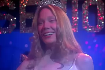 Уточнено время выхода новой экранизации "Кэрри" Стивена Кинга