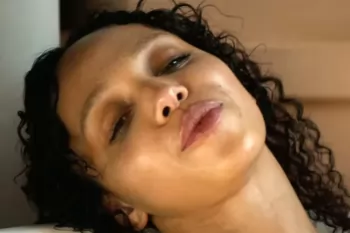 Звезда фильма "Ворон" подала в суд на актера Шайю ЛаБефа