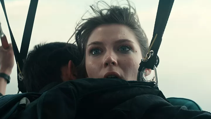 Марк Эйдельштейн и Тина Стойилкович в трейлере фильма Пропасть